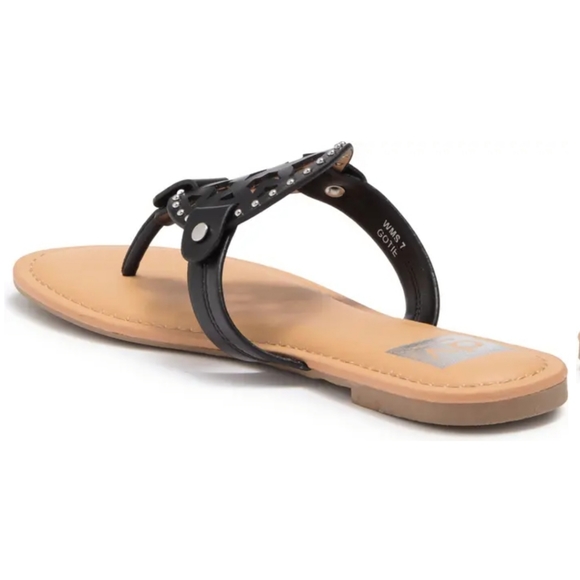 💕HP💕NWT DV by Dolce Gotie Laser Cut Studded Thong Sandal💕Various Sizes - Picture 2 of 4